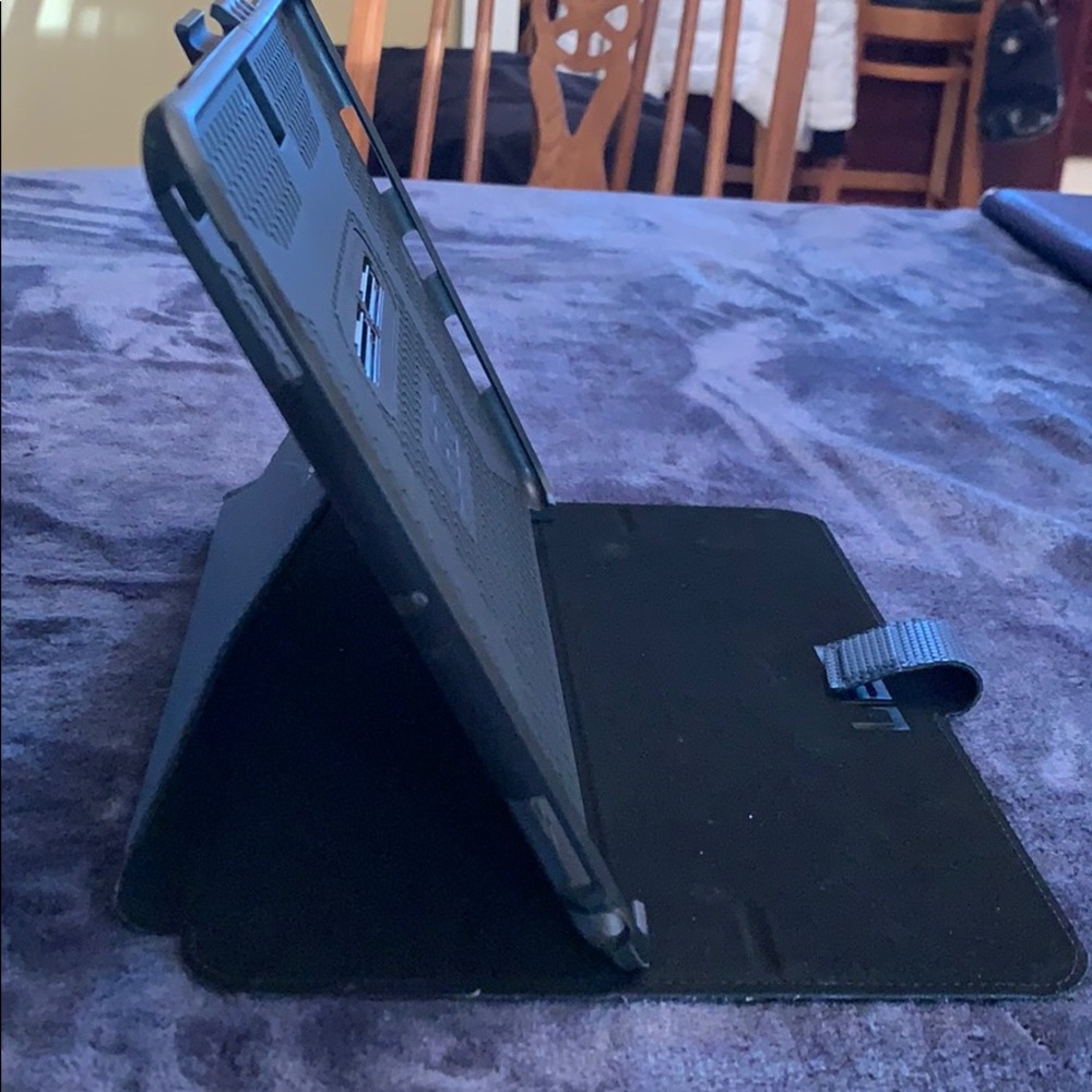 IPad Air 3rd generation UAG case fits 10.2 screen - Picture 3 of 3